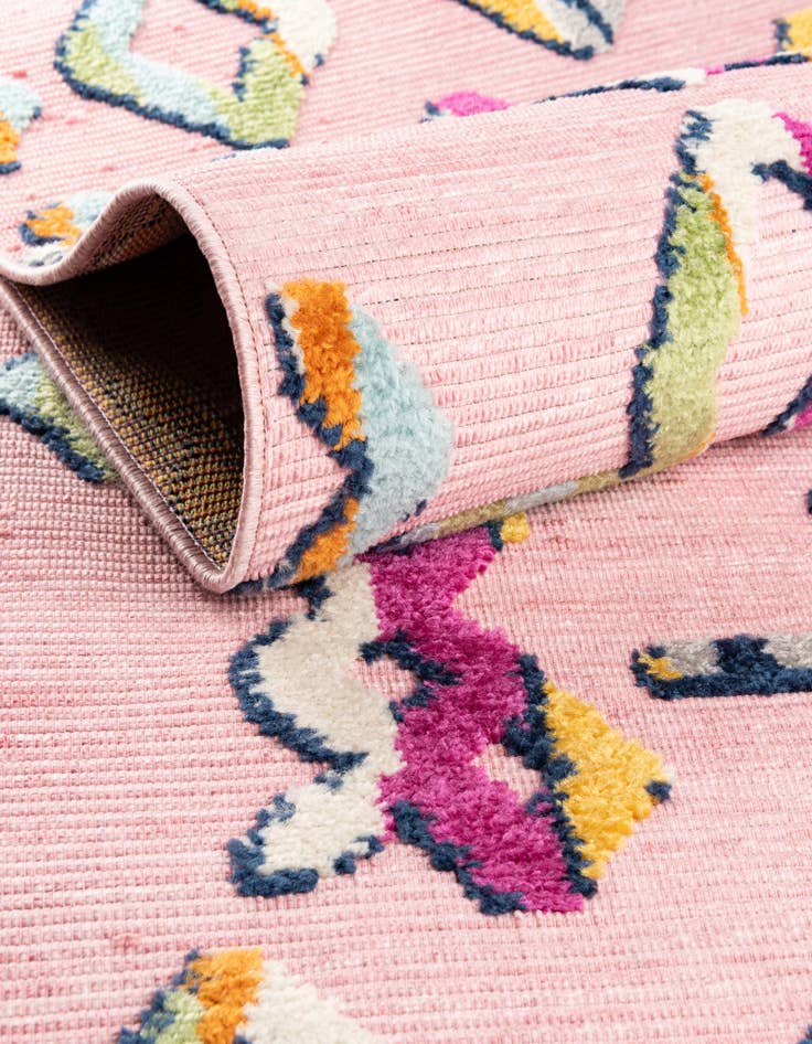 Detail image of 5' 3 x 7' 7 Washable Indoor / Outdoor Rug