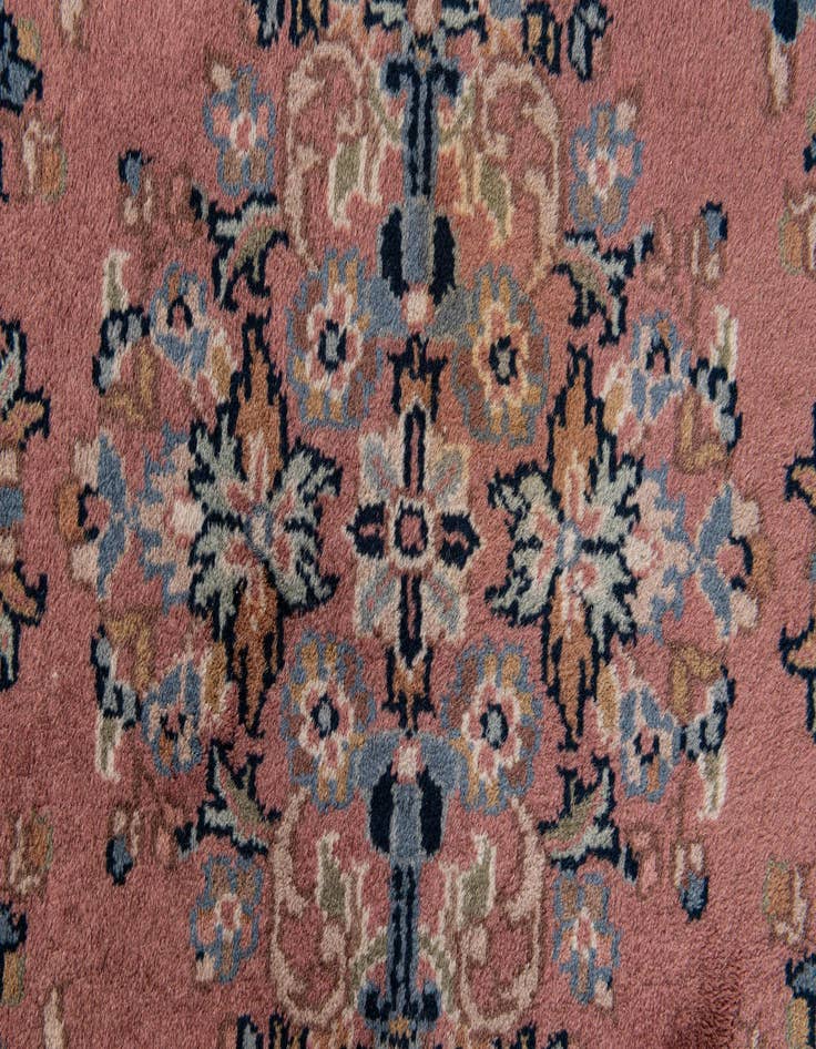 Detail image of 2' 7 x 4' 2  Hand Knotted Sarough Oriental Wool Rug