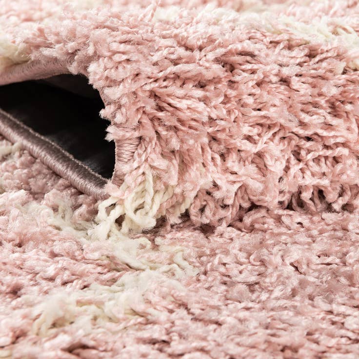 Detail image of 2' x 3' Trellis Shag Rug