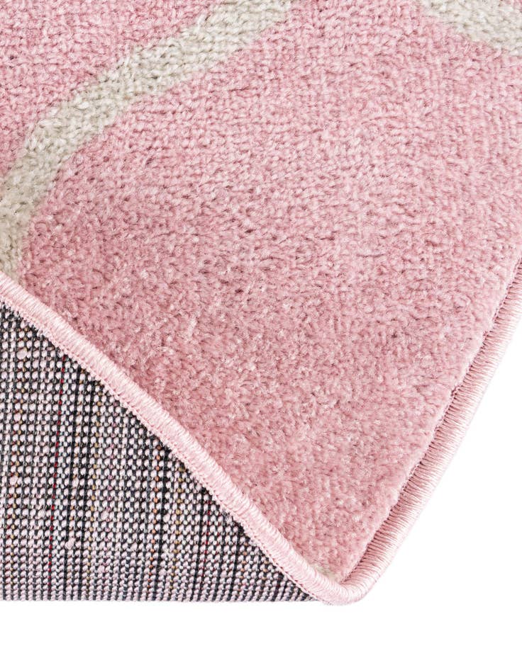 Detail image of 6' x 6' Lattice Frieze Round Rug