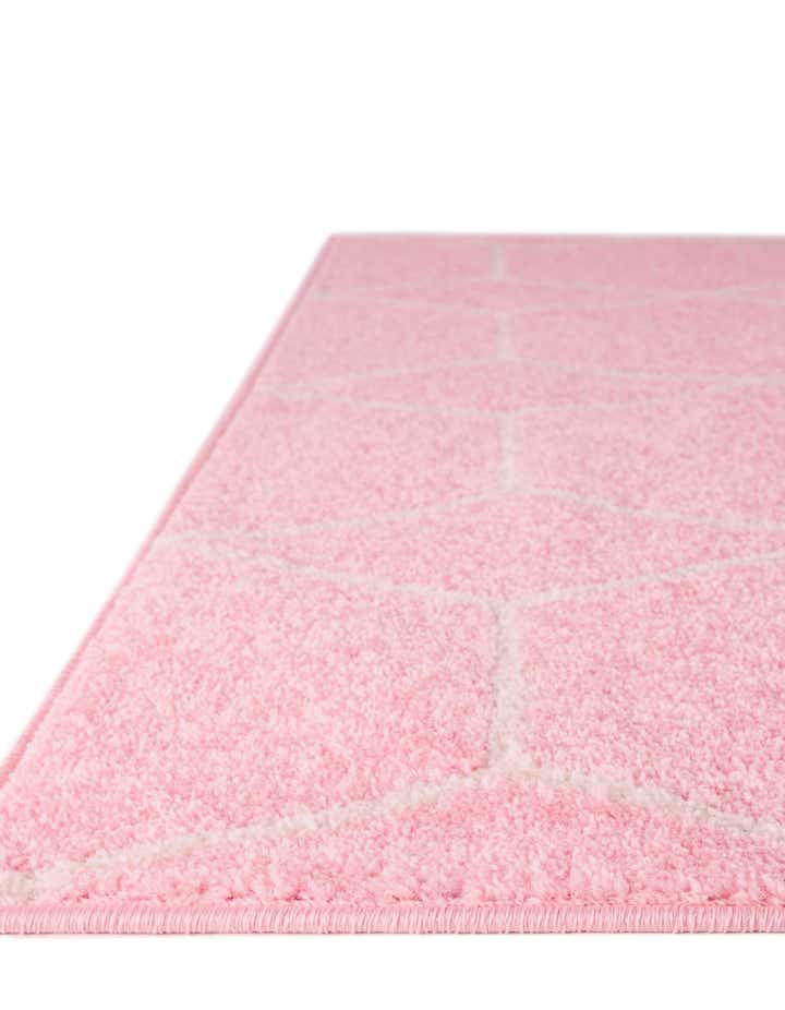 2' x 6' Lattice Frieze Runner Rug