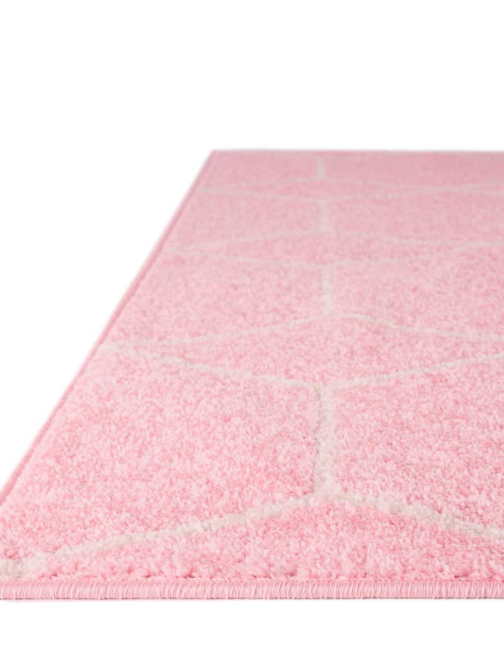 Detail image of 2' x 6' Lattice Frieze Runner Rug