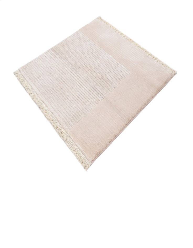 Detail image of 2' 6 x 2' 6  Hand Knotted Darya Wool Square Rug