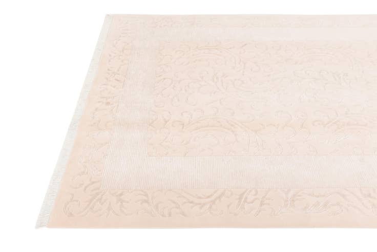 Detail image of 6' 8 x 9' 7 Hand Knotted Darya Wool Rug