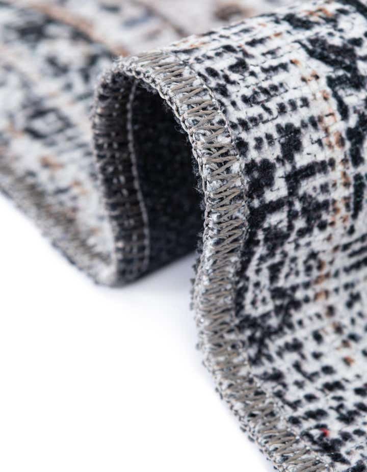 6' 1 x 9' Yara Oval Rug