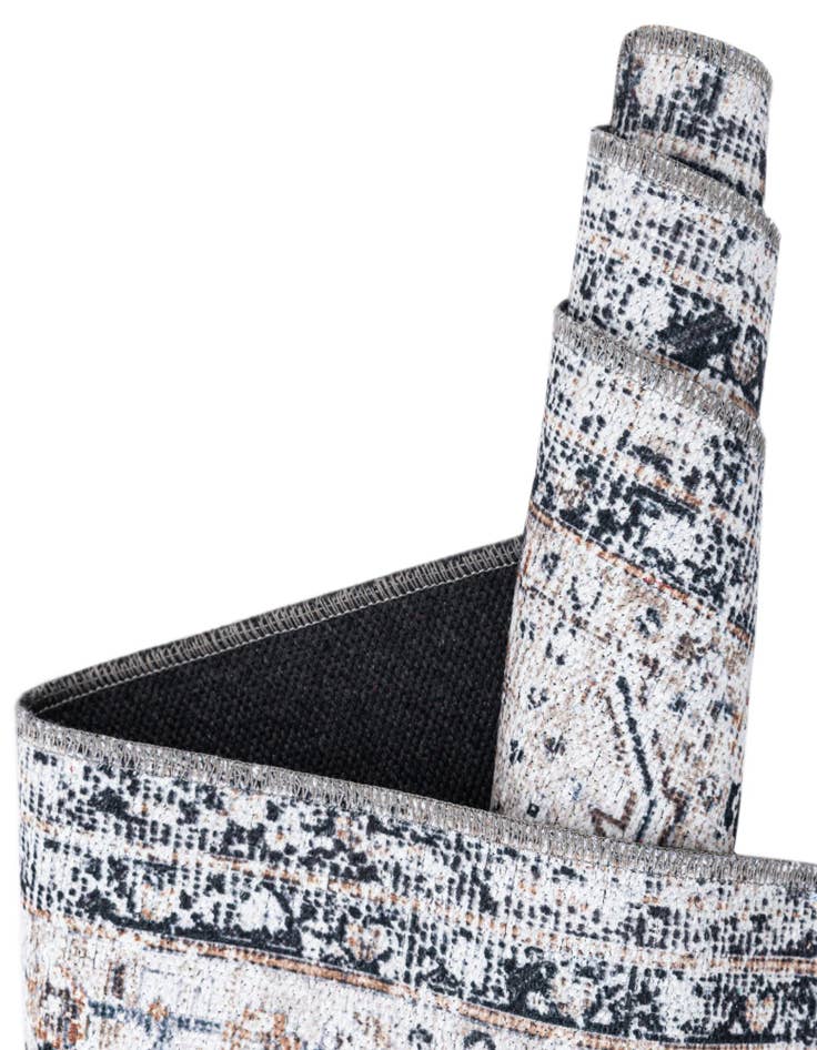 Detail image of 6' 1 x 9' Yara Oval Rug