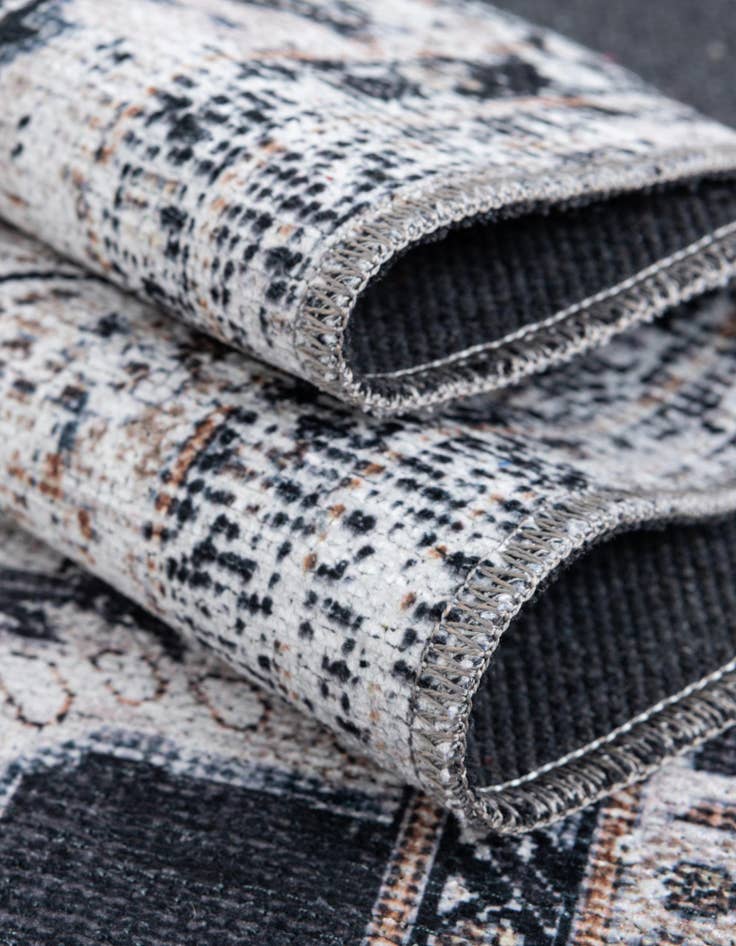 Detail image of 9' 10 x 9' 10 Yara Round Rug