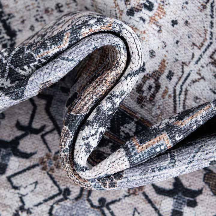 2' 7 x 10' Washable Yara Runner Rug