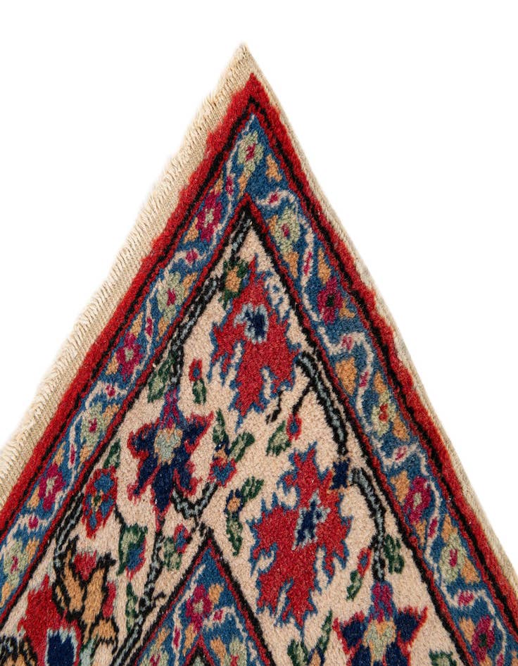 Detail image of 3' x 4' 5  Hand Knotted Bidjar Wool Rug