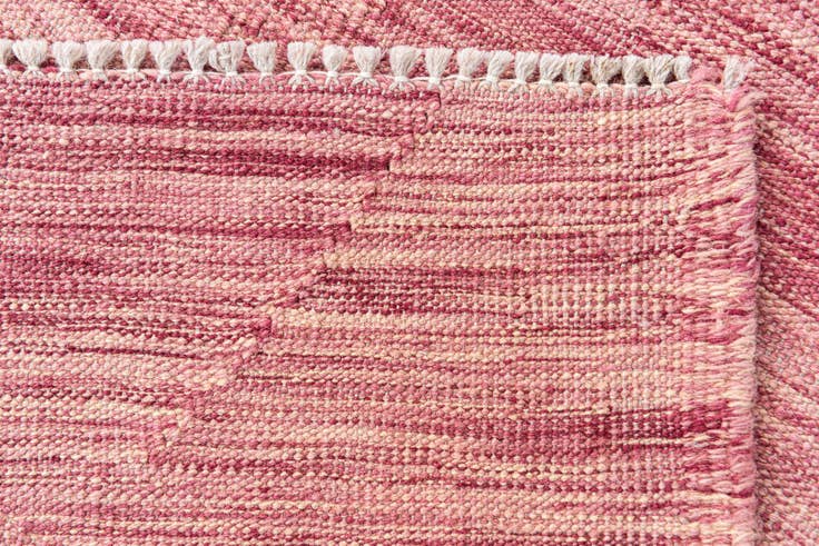 Detail image of 6' 6 x 9' 8 Hand Woven Kilim Modern Wool Rug