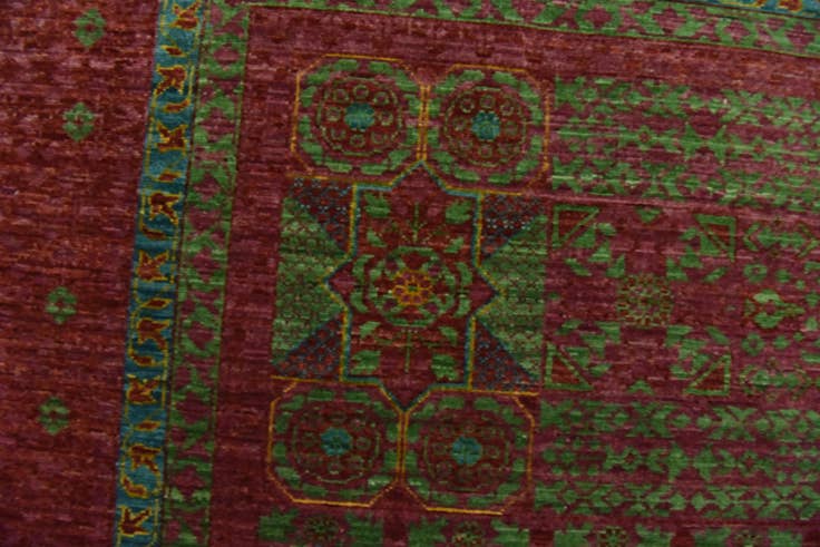 Detail image of 6' 11 x 9' 10 Hand Knotted Mamluk Ziegler Rug