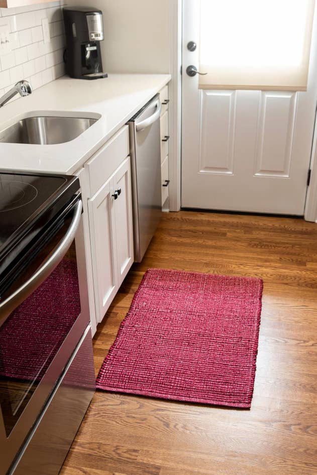 Detail image of 5' x 8' Hand Woven Metallic Jute Rug