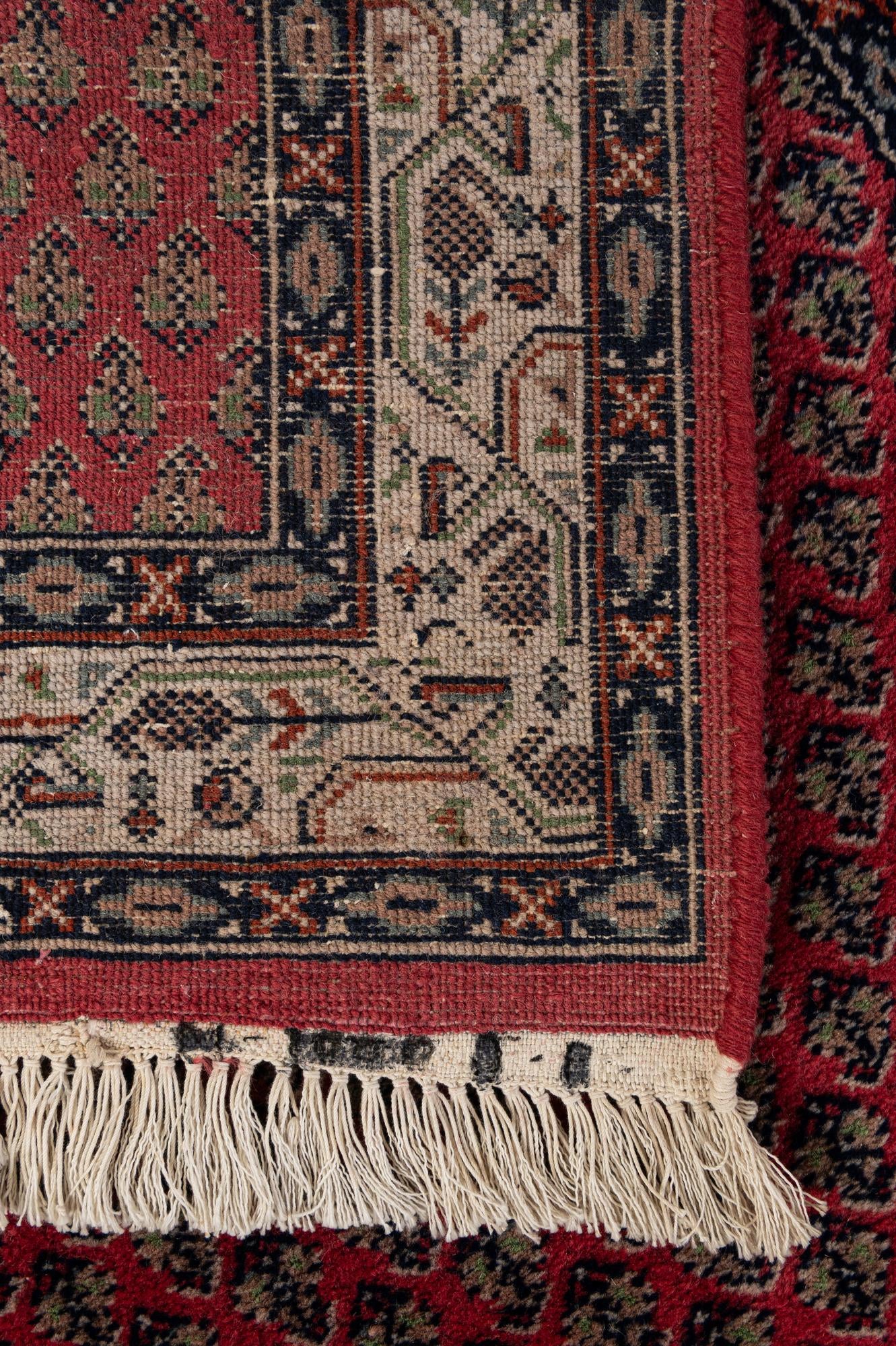 2' 5 x 4' 7 Hand Knotted Mir Wool Rug