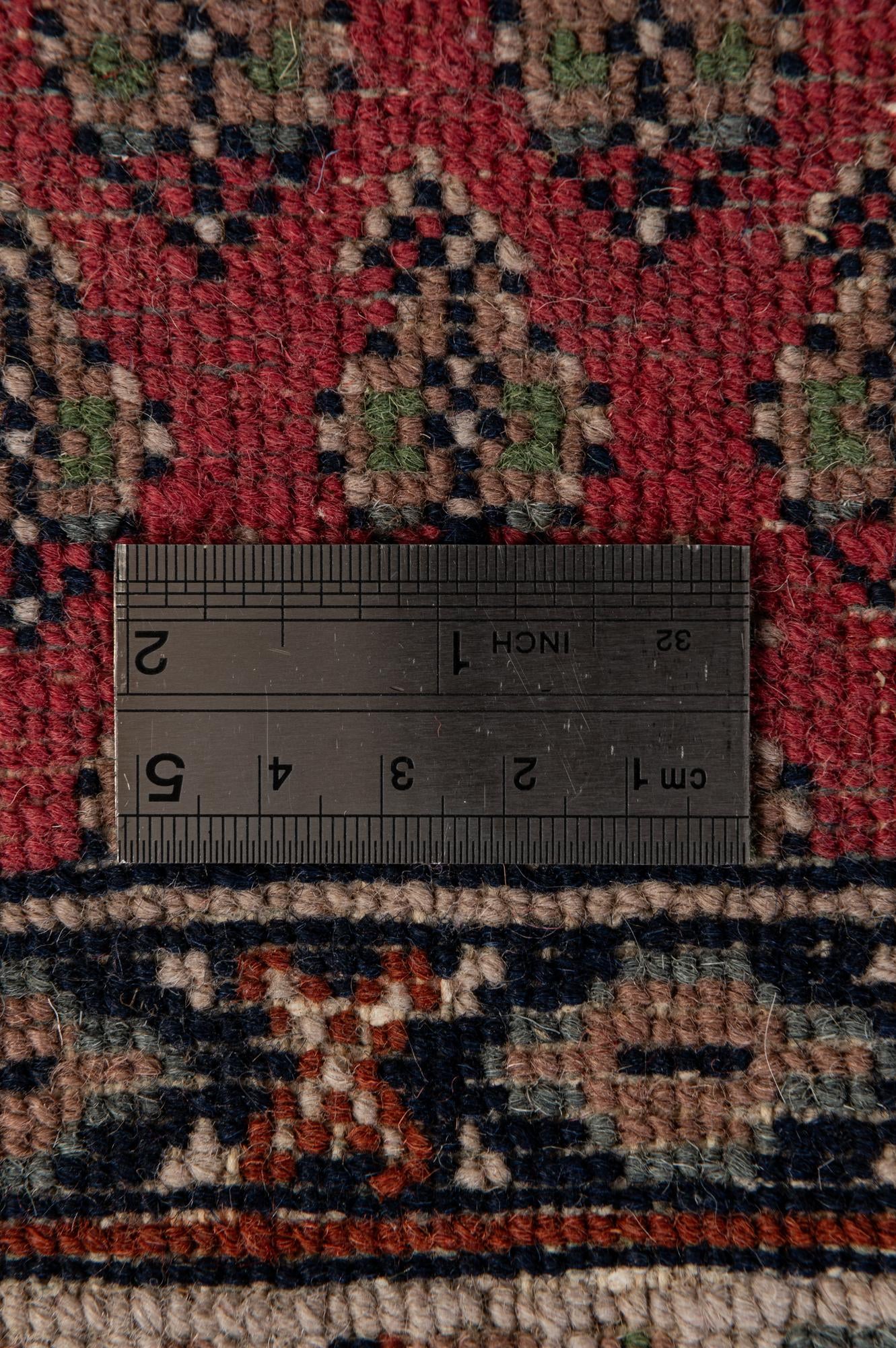2' 5 x 4' 7 Hand Knotted Mir Wool Rug