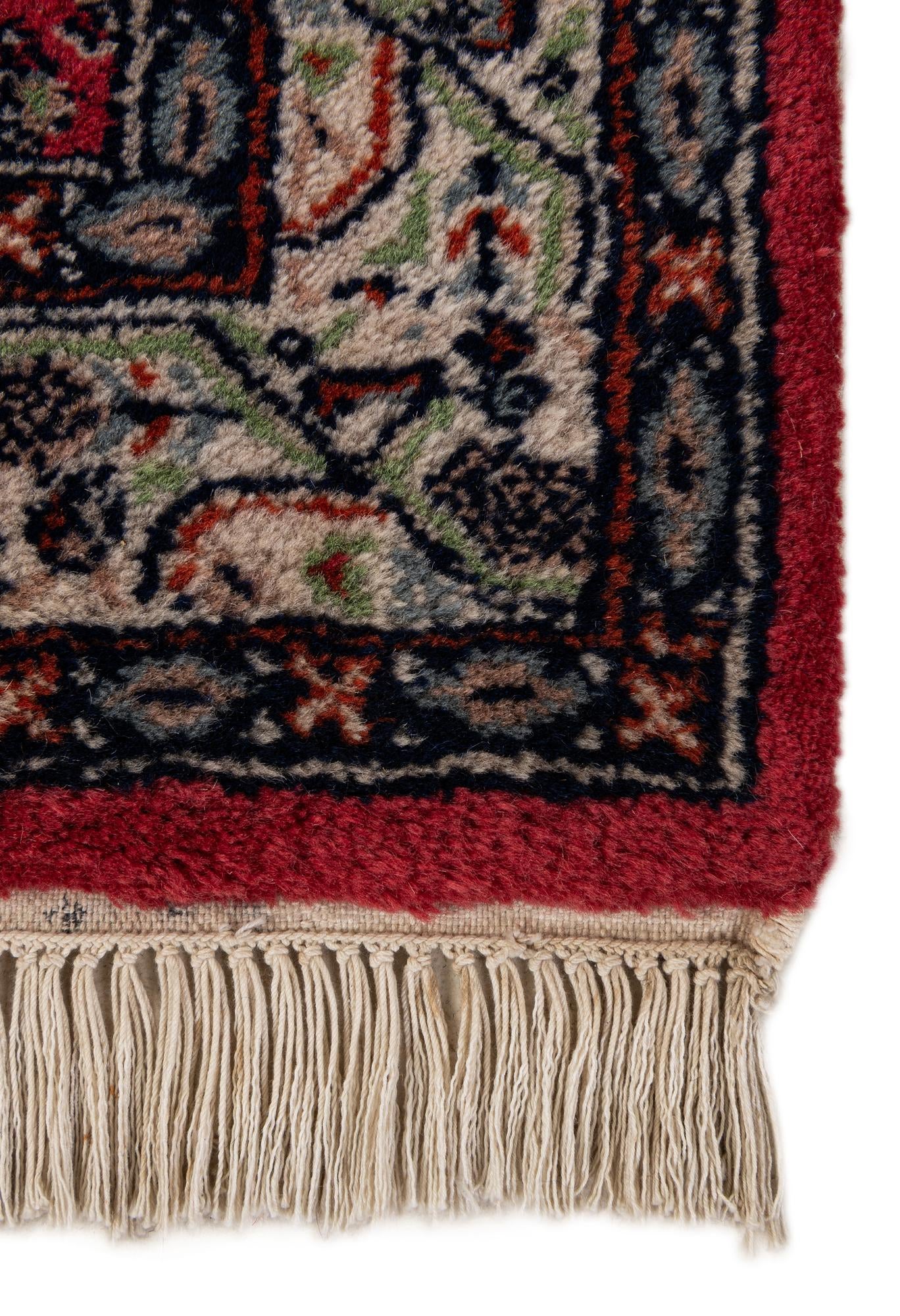 2' 5 x 4' 7 Hand Knotted Mir Wool Rug