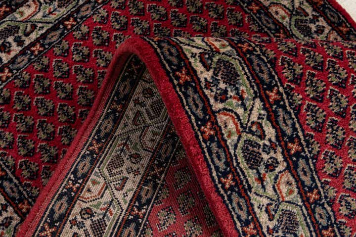 2' 5 x 4' 7 Hand Knotted Mir Wool Rug