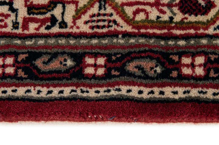 4' x 5' 9 Hand Knotted Mir Wool Rug