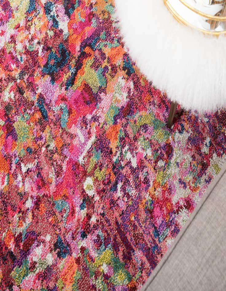 Detail image of 5' x 8' Washable Theia Rug