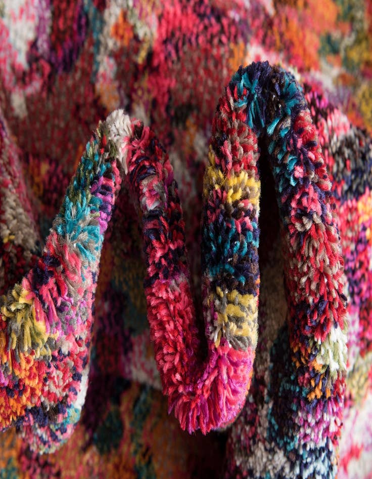 Detail image of 6' x 6' Washable Theia Round Rug