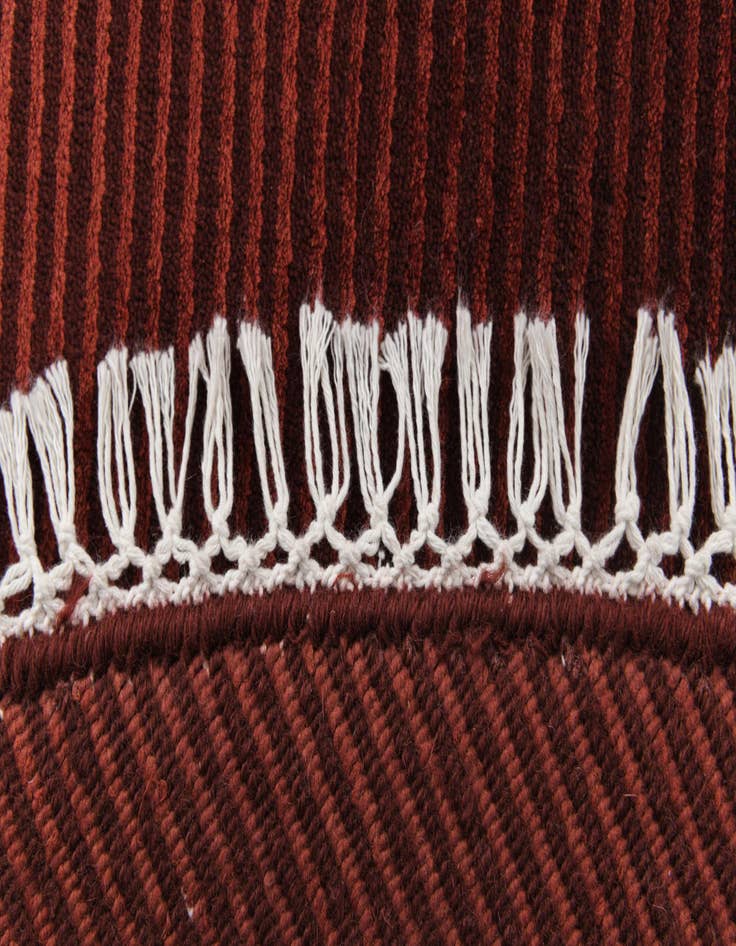 Detail image of 6' 6 x 6' 6  Hand Knotted Darya Wool Round Rug