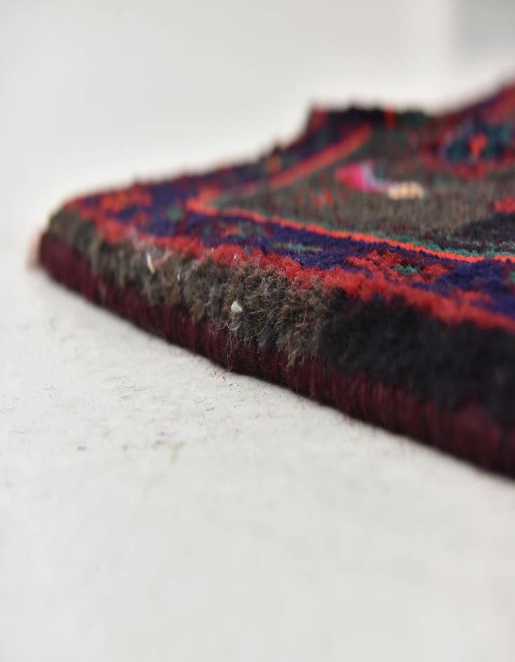 Detail image of 4' 7 x 9' 10  Hand Knotted Sanandaj Persian Wool Runner Rug