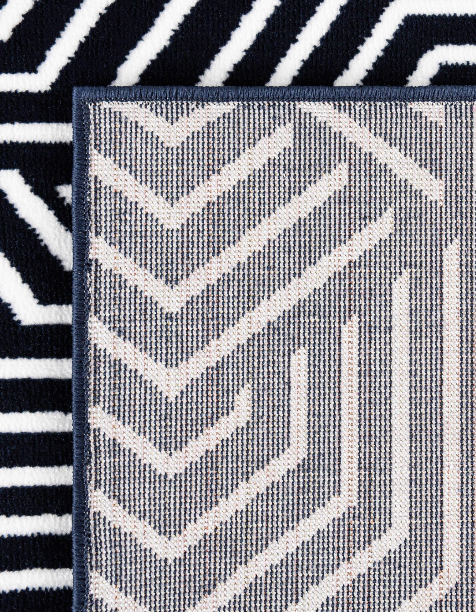 7' 10 x 10' Aakaar Rug