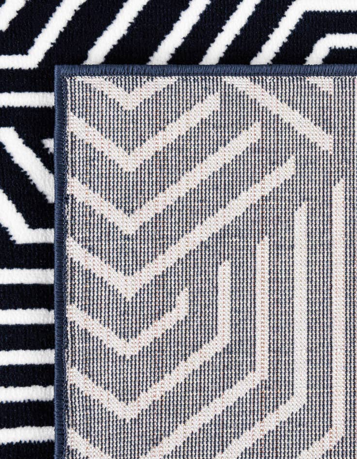 Detail image of 7' 10 x 10' Aakaar Rug