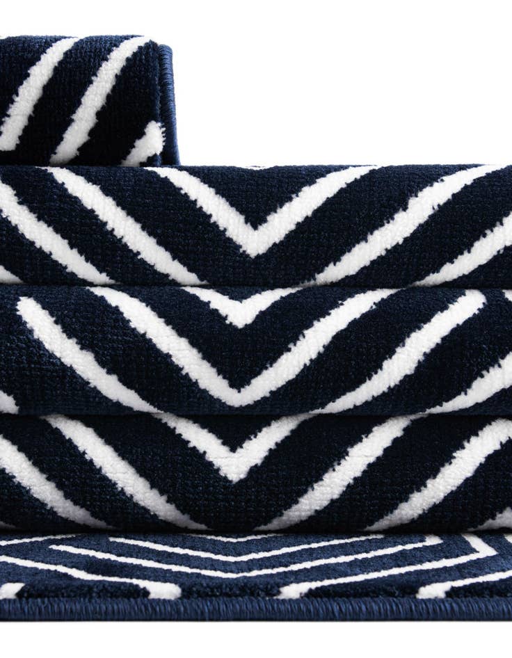 Detail image of 7' 10 x 10' Aakaar Rug