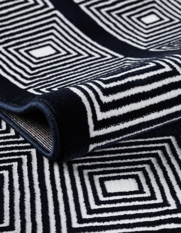 Detail image of 5' 3 x 8' Aakaar Rug