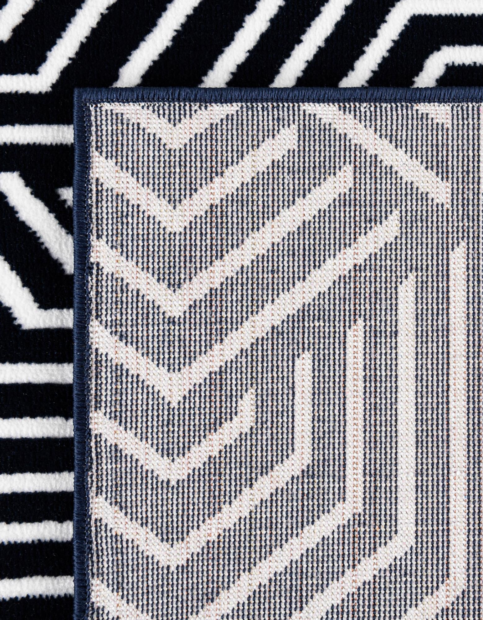2' x 6' Aakaar Runner Rug