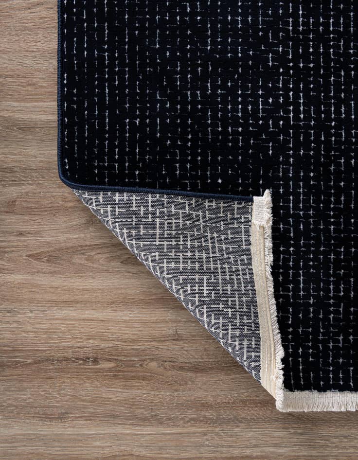 Detail image of 2' x 6' Aakaar Runner Rug