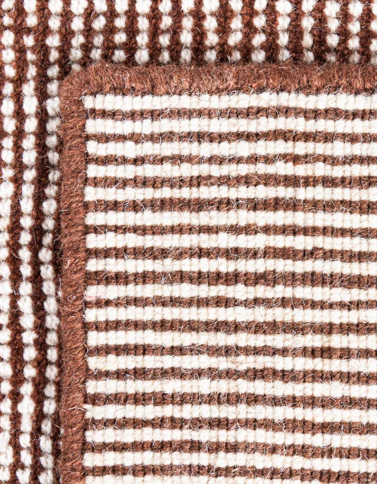 Detail image of 8' x 10' Hand Woven Jill Zarin English Manor Wool Rug
