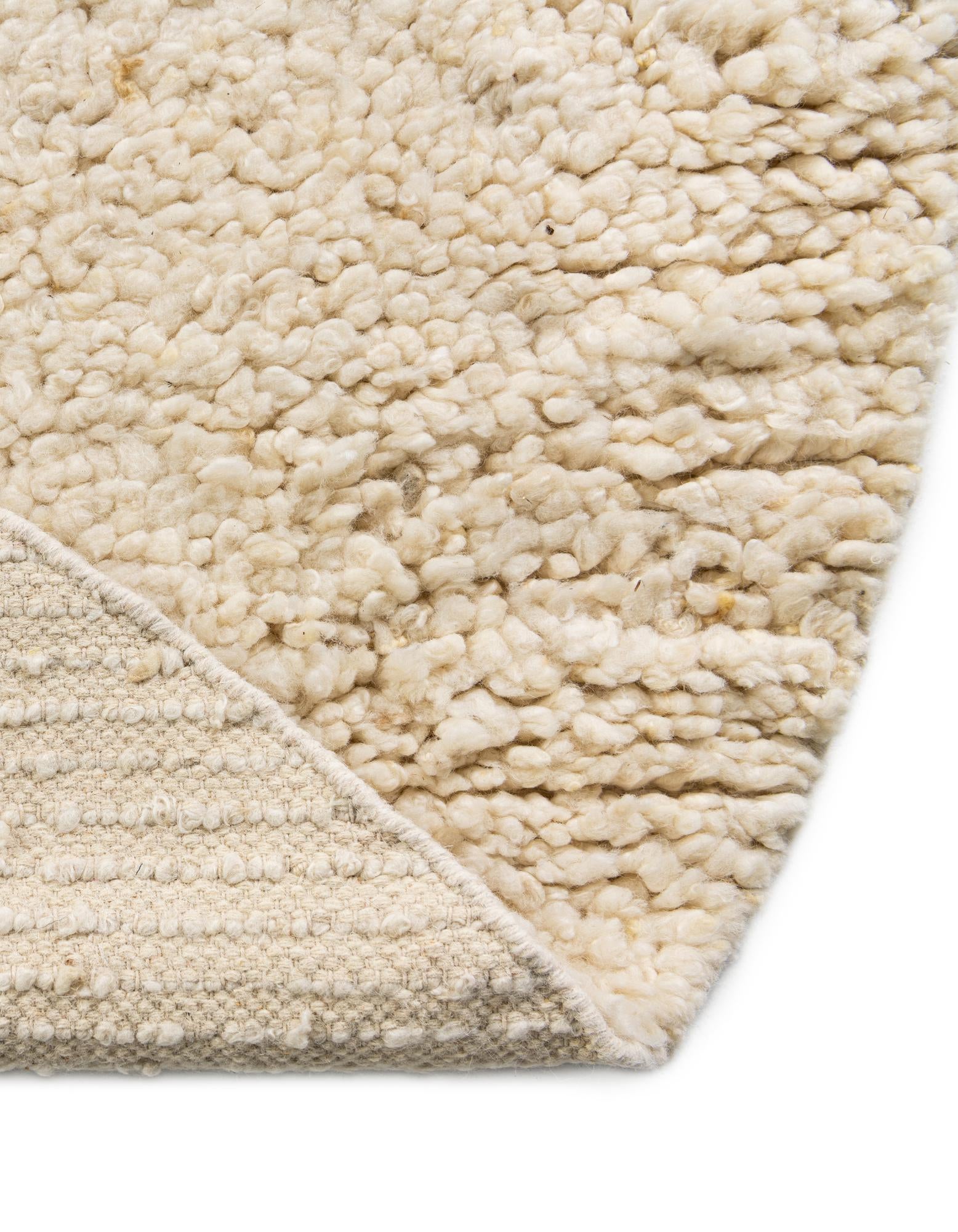 3' 1 x 3' 1 Hand Woven Haka Deluxe Shag Round Rug