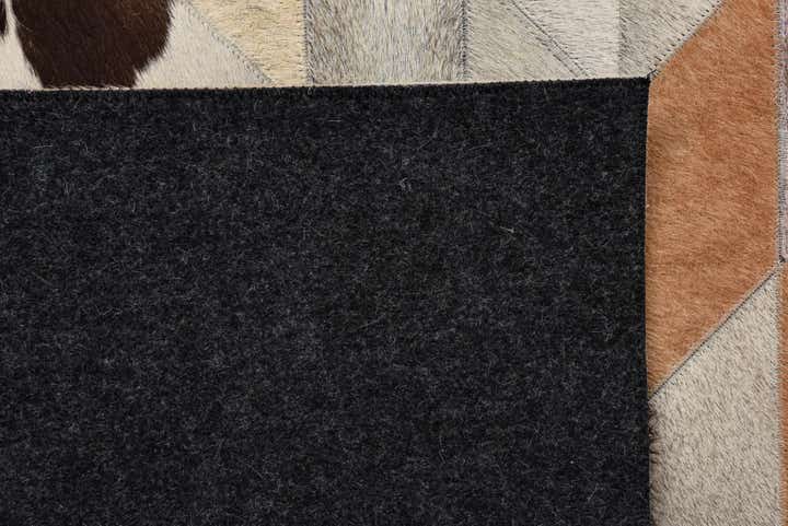 4' 8 x 6' 5 Cowhide Rug