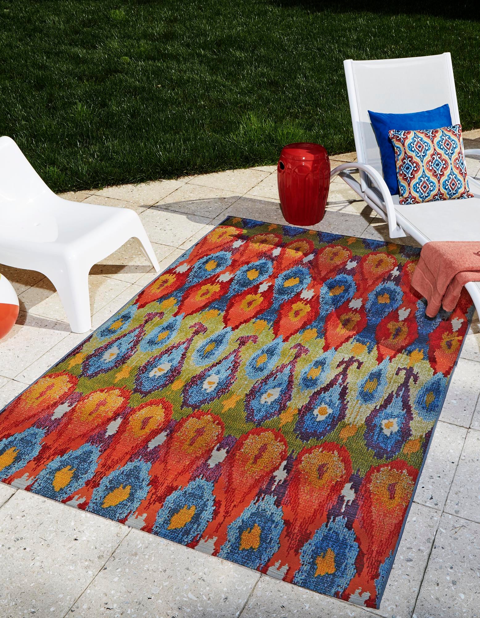 Multicolor 10' x 12' 2 Outdoor Modern Indoor / Outdoor Rug