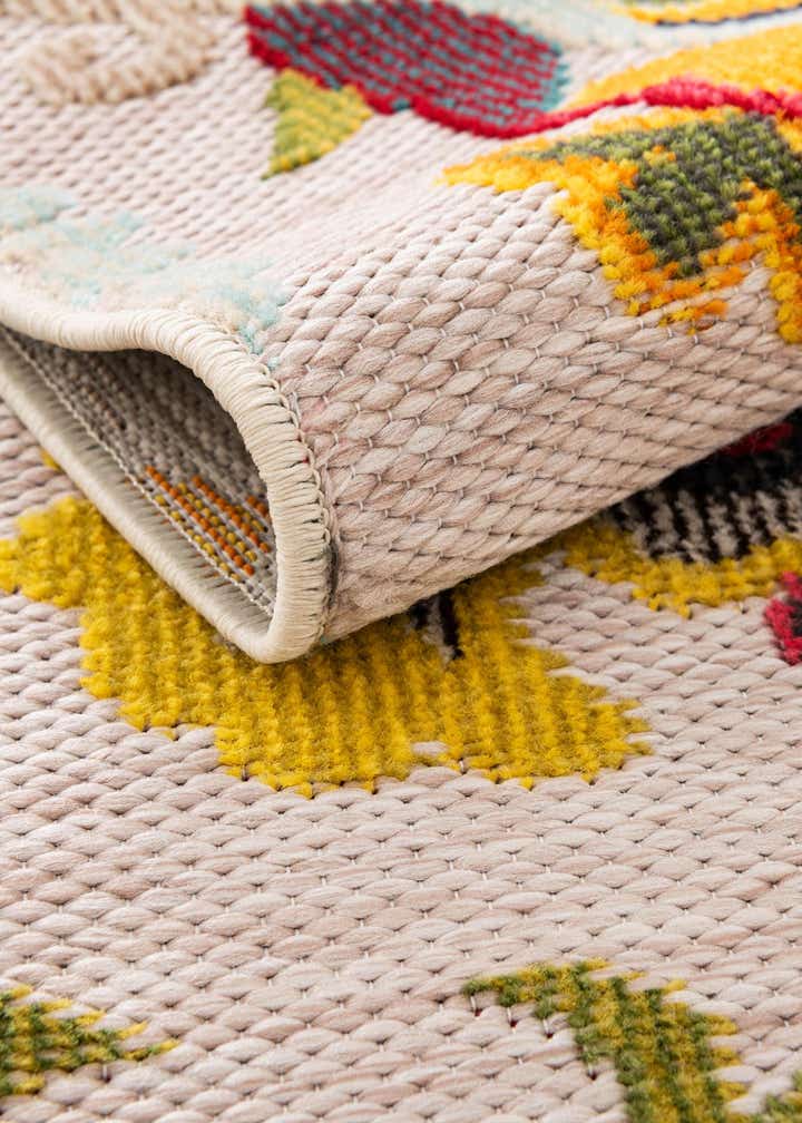 5' 3 x 8' Easy-Clean Casablanca Indoor / Outdoor Rug