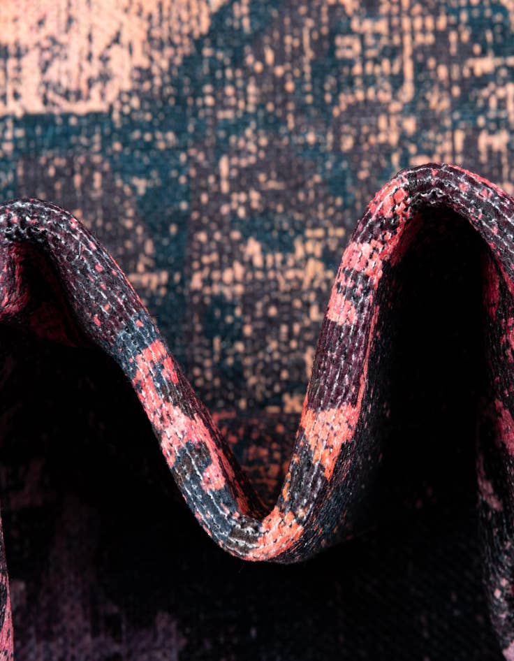 Detail image of 3' 3 x 5' 3 Washable Francesca Rug