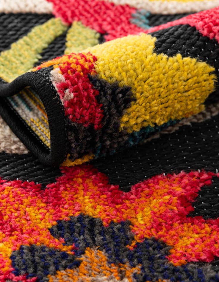 Detail image of 3' x 3' Easy-Clean Casablanca Indoor / Outdoor Round Rug