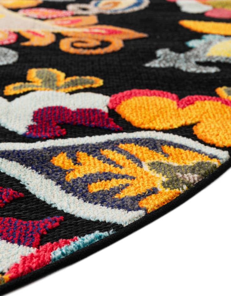 Detail image of 3' x 3' Easy-Clean Casablanca Indoor / Outdoor Round Rug