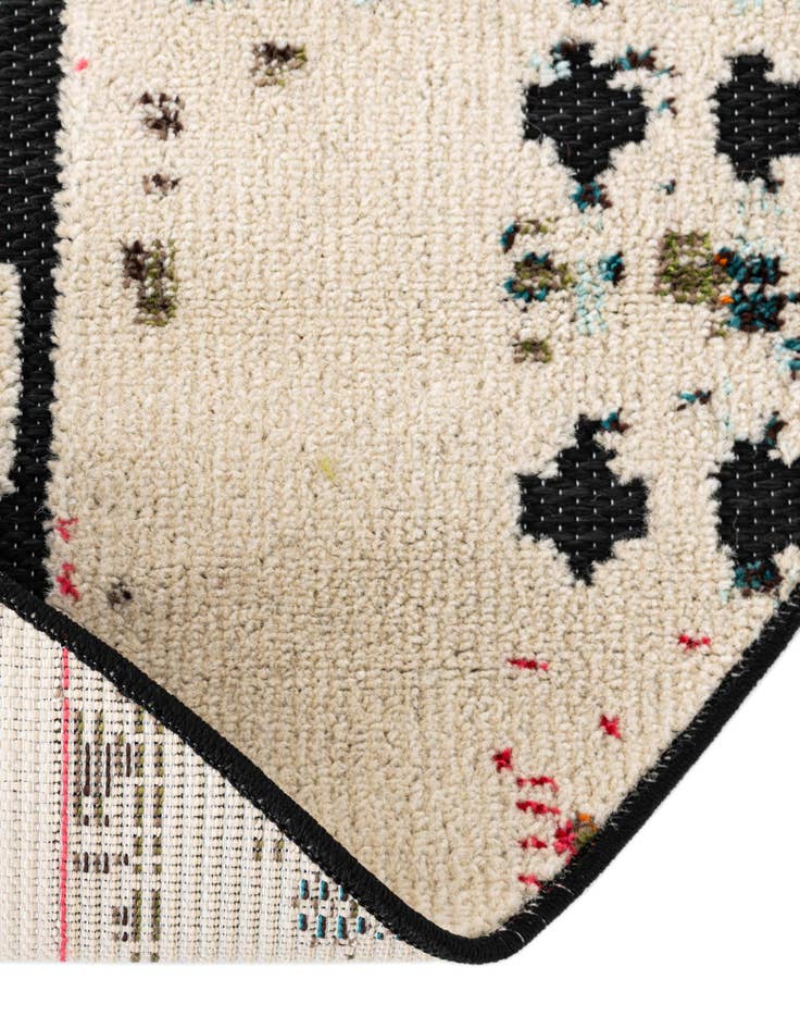 Detail image of 3' x 3'  Washable Casablanca Indoor / Outdoor Round Rug