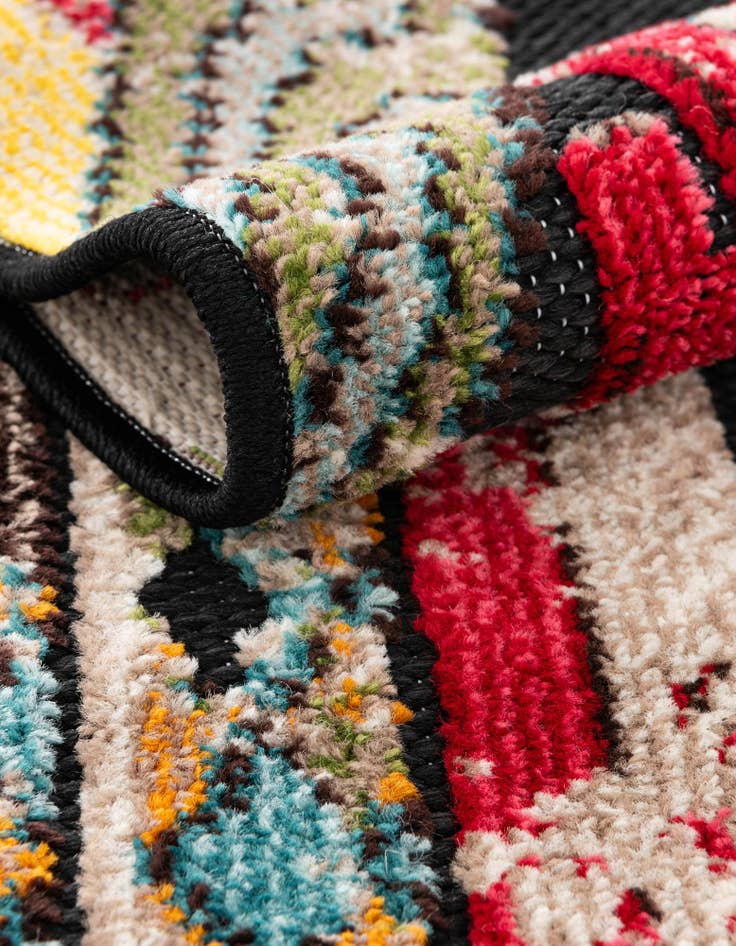 Detail image of 7' 10 x 7' 10  Washable Casablanca Indoor / Outdoor Square Rug