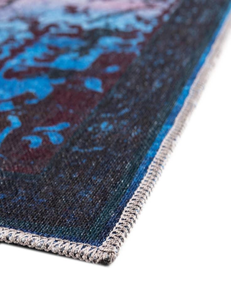 Detail image of 7' 10 x 7' 10 Washable Renaissance Square Rug