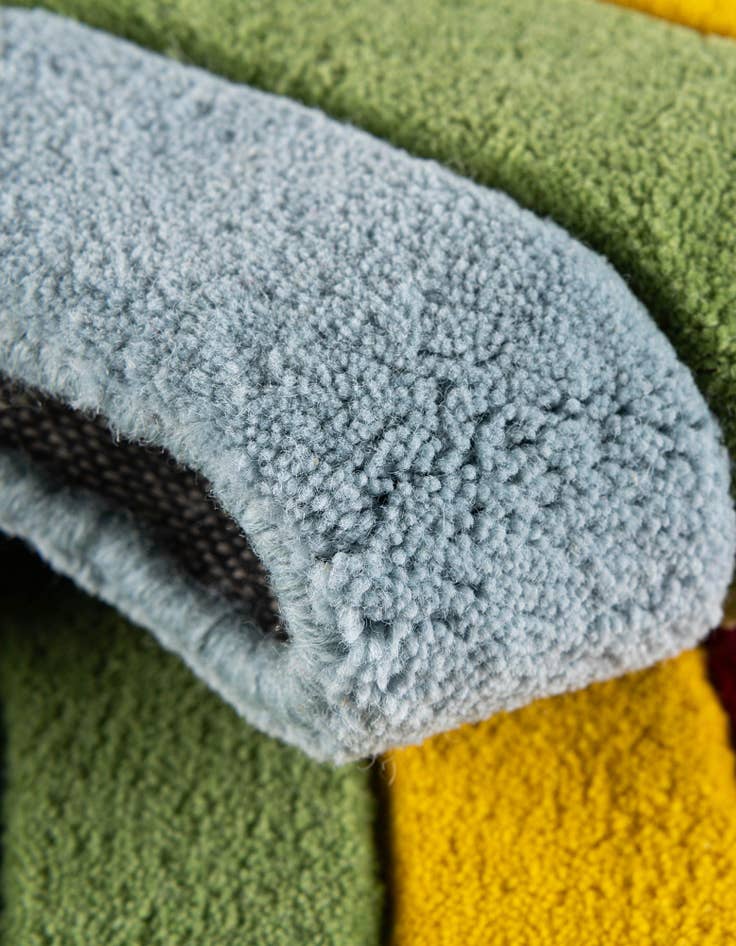 Detail image of 1' 4 x 2' 4 Happy Rugs Rainbow Wool Freeform