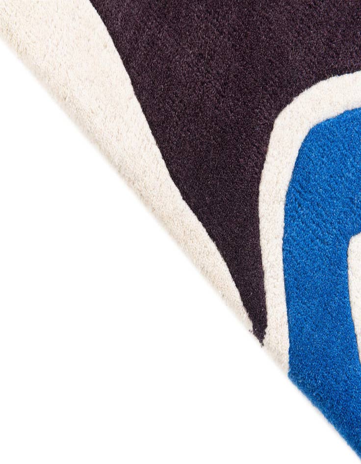 Detail image of 2' x 8' 9 SurfBoard Wool Freeform Rug