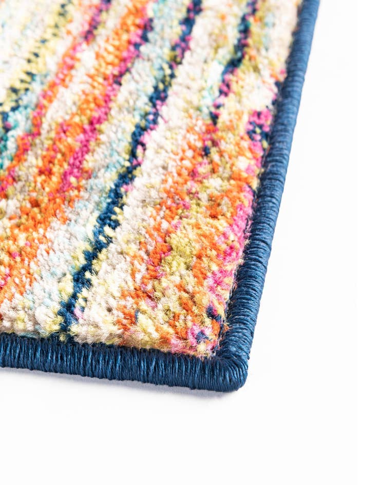 Detail image of 5' 3 x 5' 3 Azalea Octagon Rug