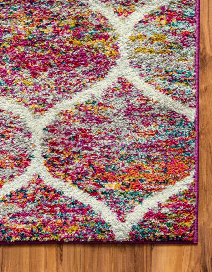 Detail image of 7' 10 x 7' 10 Lattice Frieze Octagon Rug