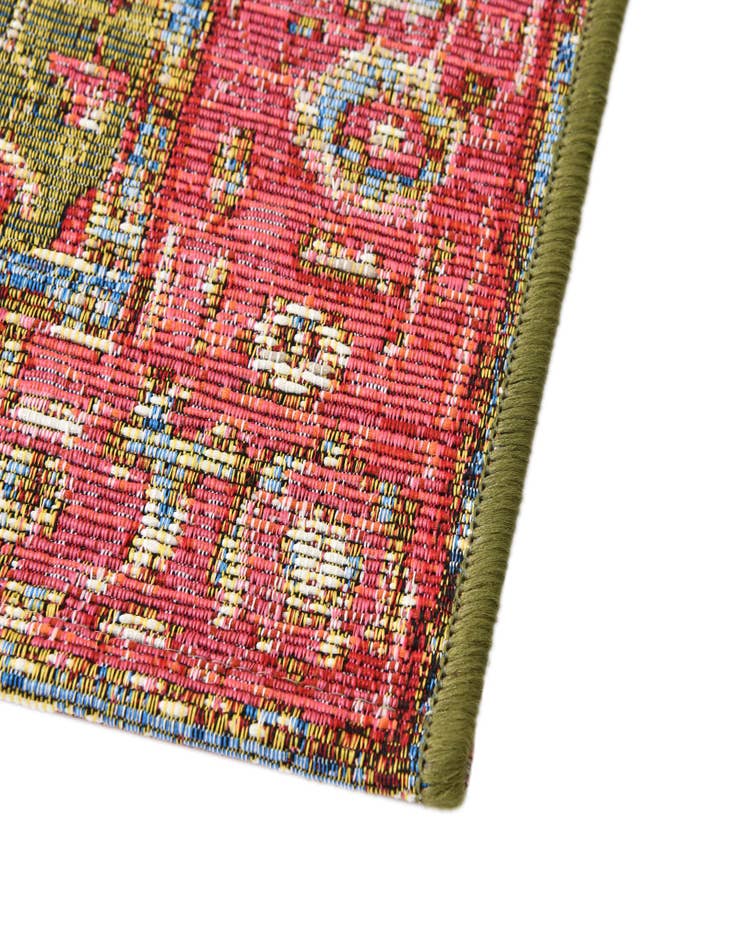 Detail image of 5' 3 x 5' 3  Washable Traditional Indoor / Outdoor Octagon Rug