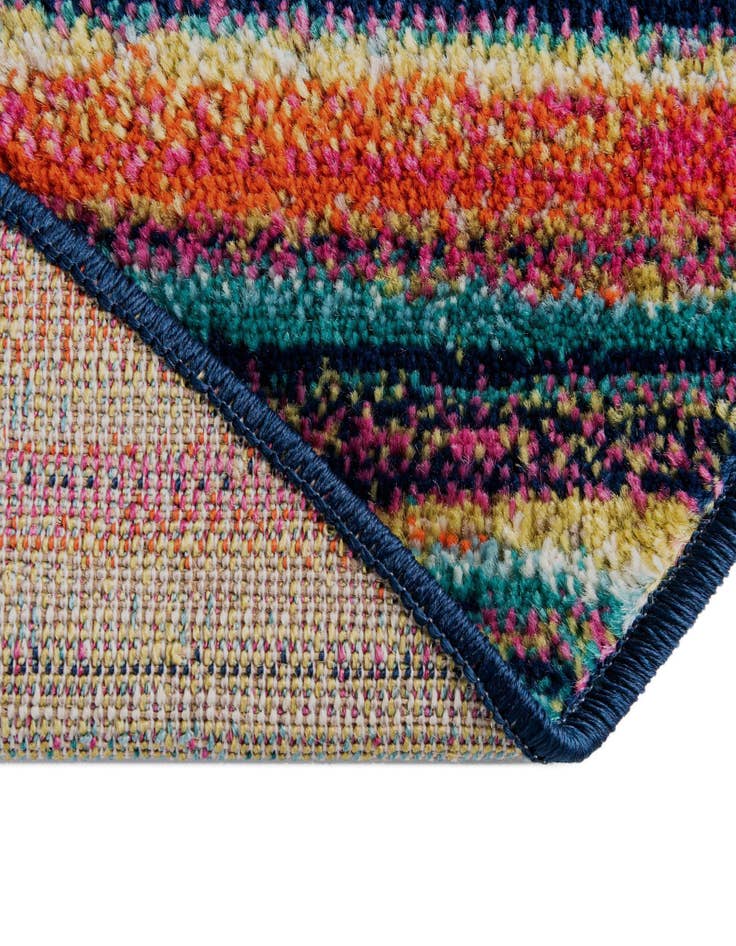 Detail image of 7' 10 x 10' Azalea Oval Rug