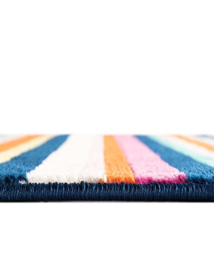 Detail image of 5' 3 x 8' Azalea Oval Rug