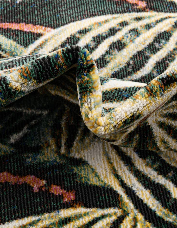 Detail image of 7' 10 x 10' Blossom Oval Rug